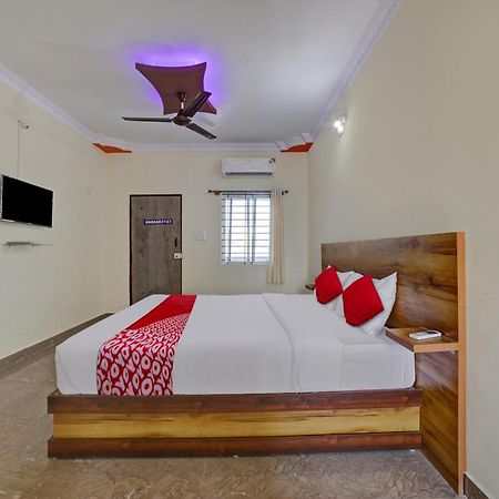 Oyo Hotel Pvg Comfort Chik Bānavar Dış mekan fotoğraf