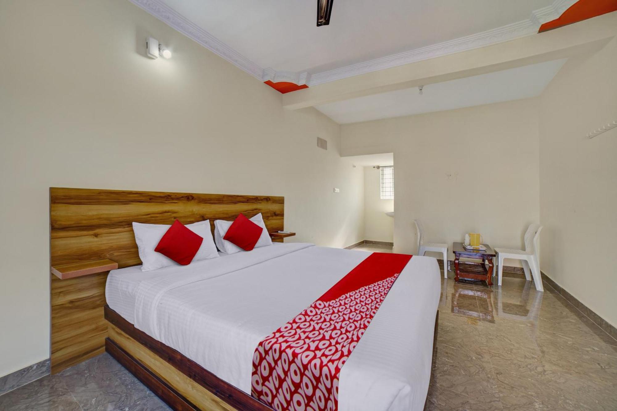 Oyo Hotel Pvg Comfort Chik Bānavar Dış mekan fotoğraf