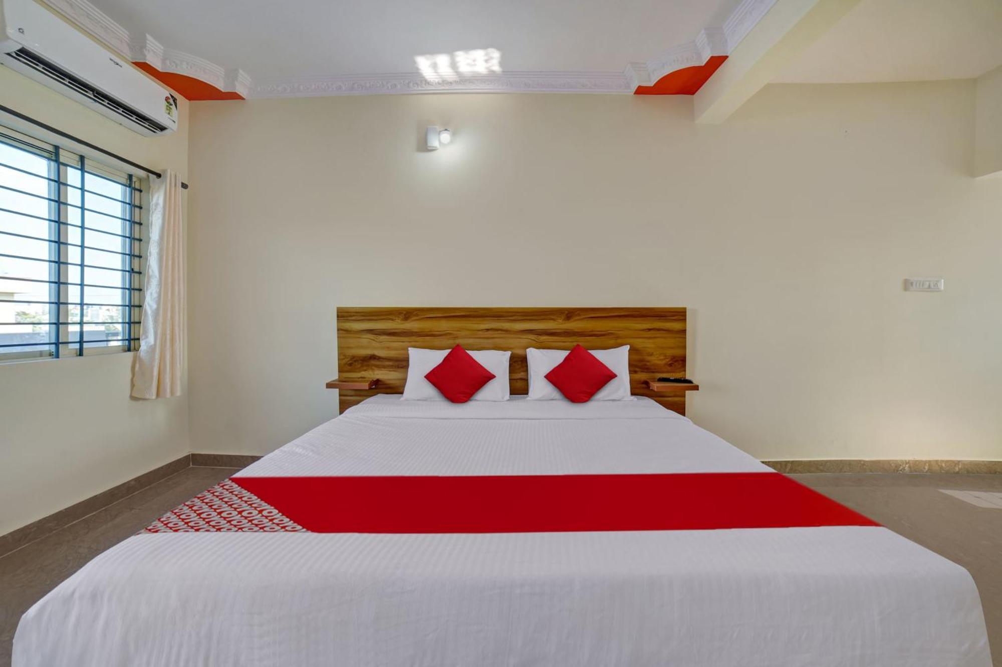 Oyo Hotel Pvg Comfort Chik Bānavar Dış mekan fotoğraf